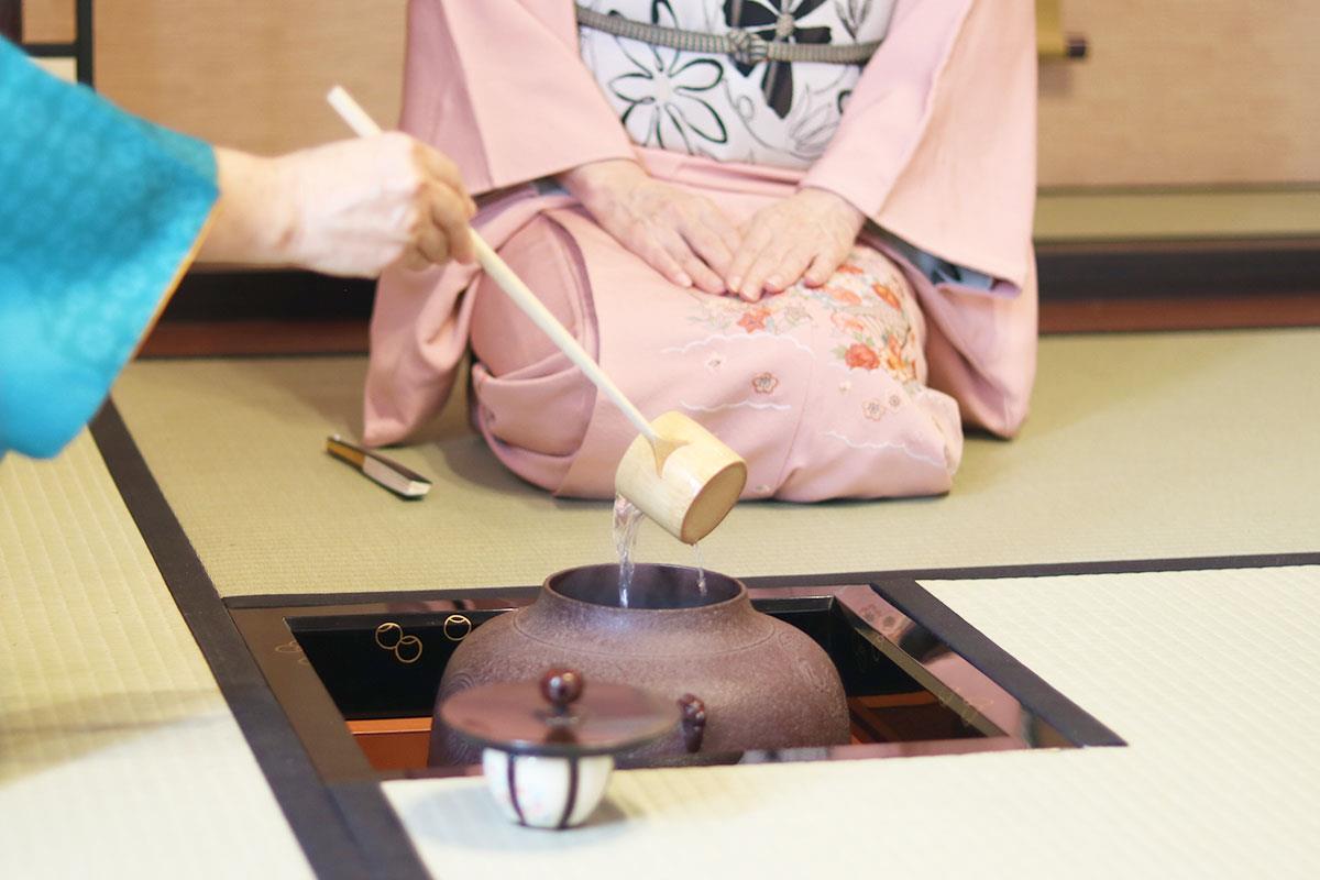 浜松市中区の和楽美は人気の着付け教室、茶道教室、和菓子教室です。